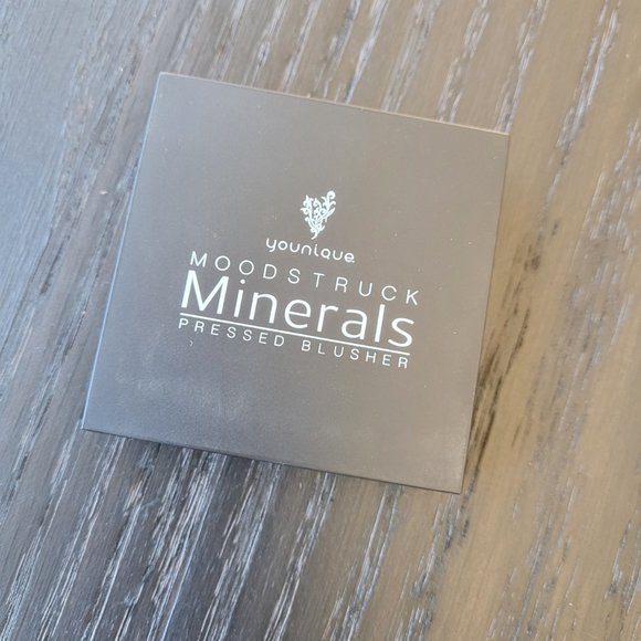 Younique Moodstruck Minerals Pressed Blusher - Picture 2 of 4